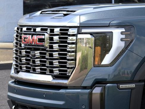 New 2026 GMC Sierra 2500 Denali w/ Denali Reserve Package AWD/4WD image 13