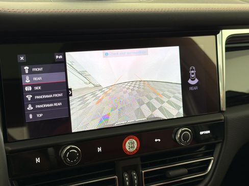 Certified 2025 Porsche Macan AWD/4WD image 21
