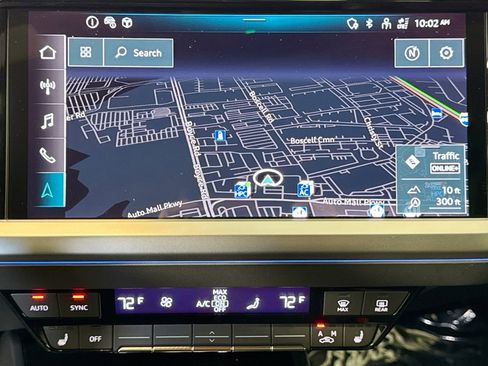 Used 2025 Audi Q4 e-tron Premium Plus image 12