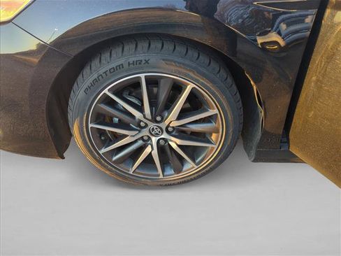 Used 2022 Toyota Camry XLE image 25