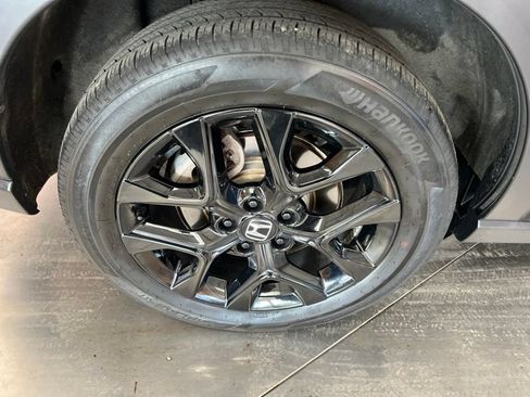 Used 2025 Honda HR-V Sport image 9