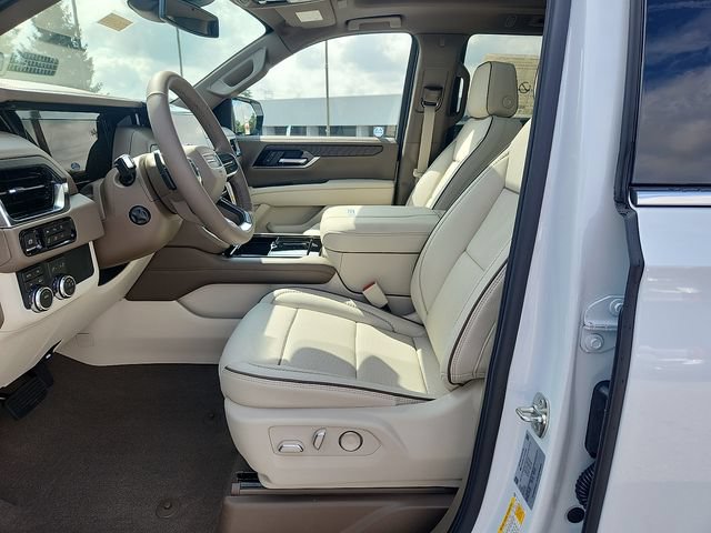 New 2026 GMC Yukon Denali w/ Sun & Power Step Package AWD/4WD image 9