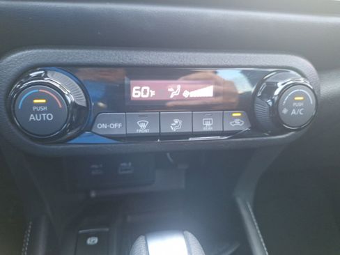 Used 2022 Nissan Kicks SR image 27