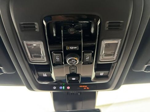 New 2026 Chevrolet Suburban High Country AWD/4WD image 23
