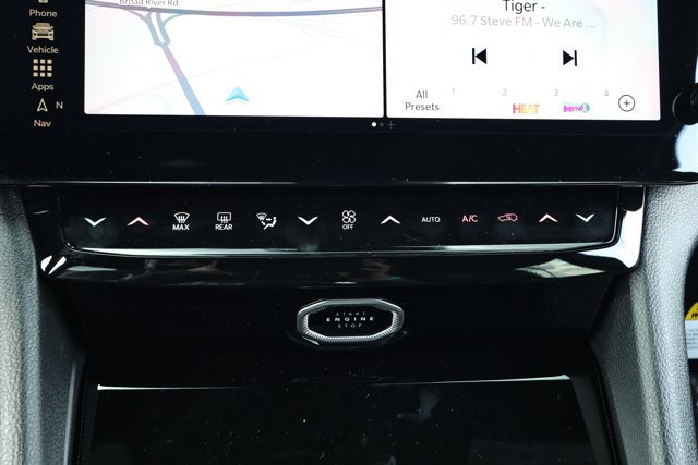 New 2027 Jeep Grand Cherokee Limited RWD image 19