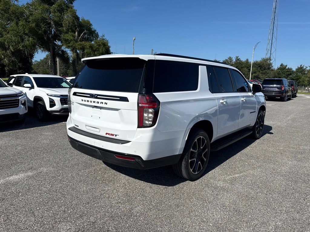 Used 2024 Chevrolet Suburban RST w/ Luxury Package RWD image 4