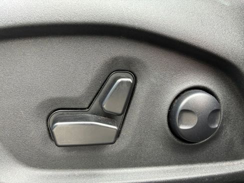 Used 2025 Jeep Compass Limited image 22