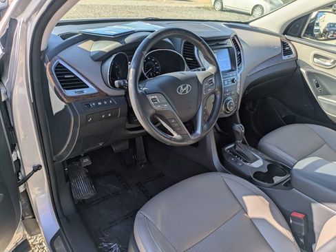 Used 2017 Hyundai Santa Fe Limited image 10