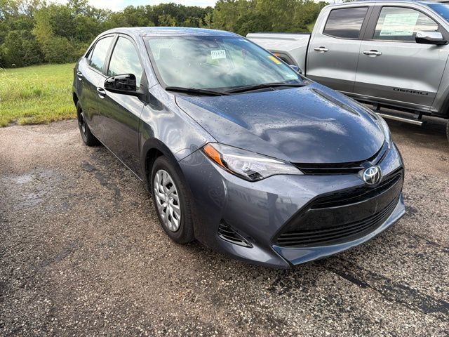 Used 2017 Toyota Corolla LE w/ Carpet Mat Package (TMS) FWD image 9