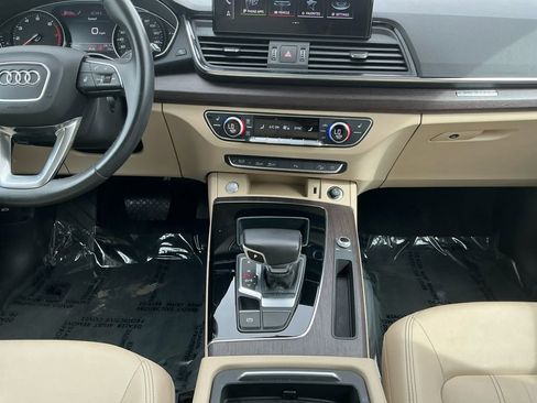 Used 2022 Audi Q5 2.0T Premium w/ Convenience Package image 11