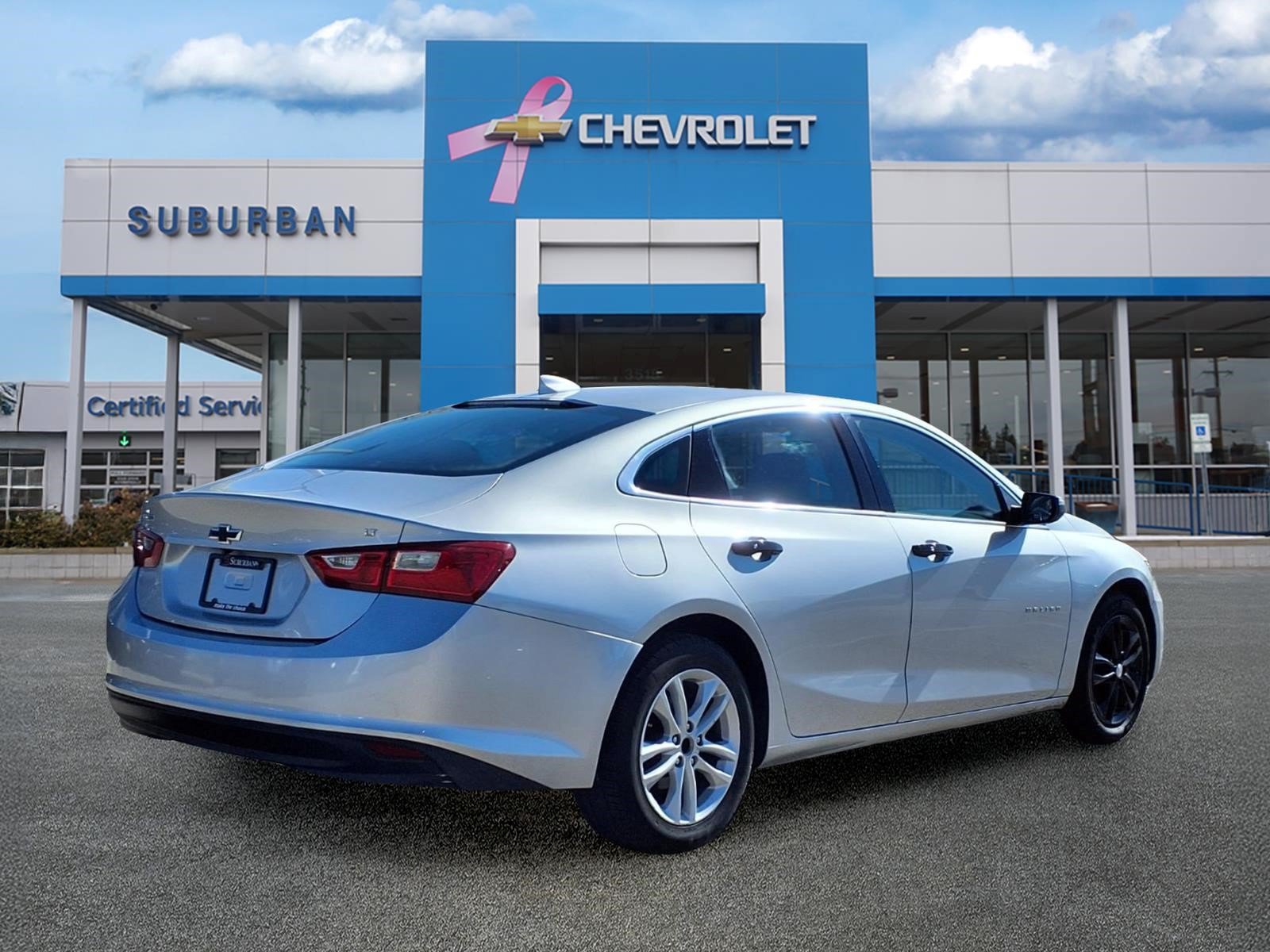 Used 2017 Chevrolet Malibu LT w/ Leather Package FWD image 5