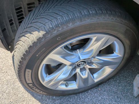 Used 2016 Toyota Highlander Limited FWD image 13