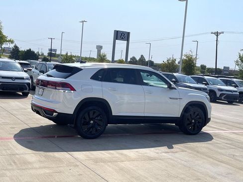 New 2026 Volkswagen Atlas Cross Sport SE FWD image 7