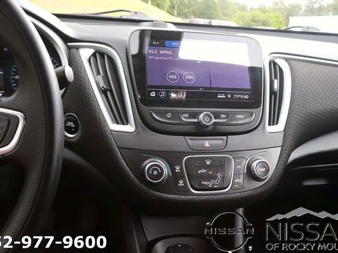 Used 2019 Chevrolet Malibu LS w/ LPO, Convenience Package 2 FWD image 16