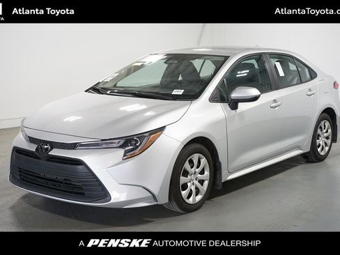 Used 2025 Toyota Corolla LE image 1