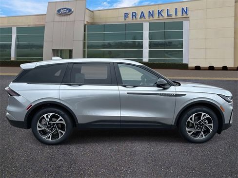 New 2025 Lincoln Nautilus Premier w/ Equipment Group 102A image 8