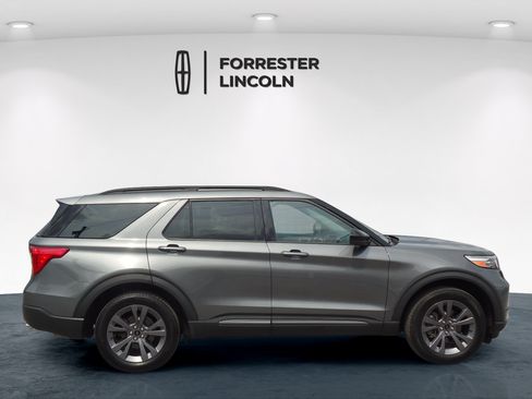 Used 2023 Ford Explorer XLT w/ Equipment Group 202A AWD/4WD image 2