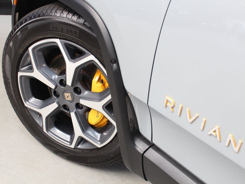 Used 2022 Rivian R1T Adventure AWD/4WD image 26