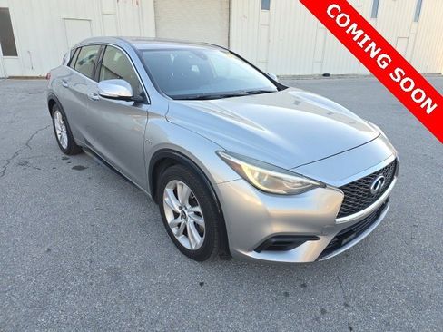 Used 2018 INFINITI QX30 image 6