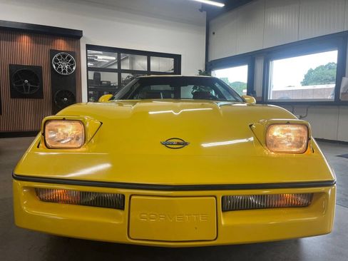 Used 1988 Chevrolet Corvette Coupe RWD image 21