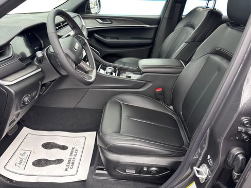 New 2026 Jeep Grand Cherokee Limited w/ Limited Altitude Package image 9