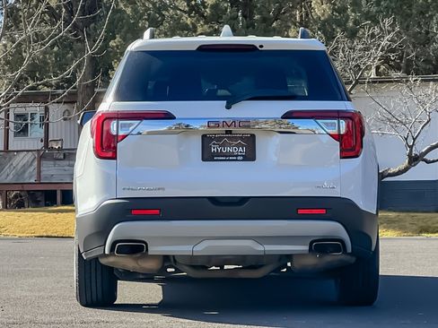 Used 2023 GMC Acadia SLT image 5