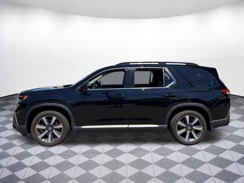 Used 2025 Honda Pilot Touring image 2