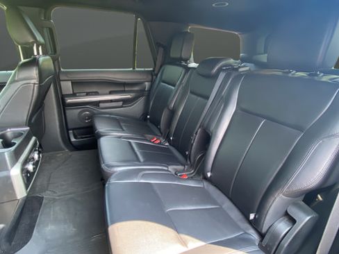 Used 2021 Ford Expedition XLT AWD/4WD image 22