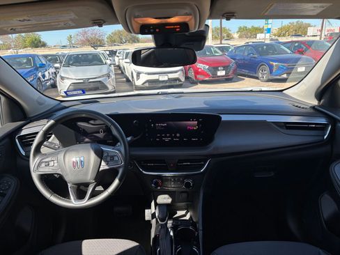Used 2025 Buick Encore GX Preferred image 32