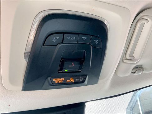 Used 2025 Toyota Corolla LE FWD image 31