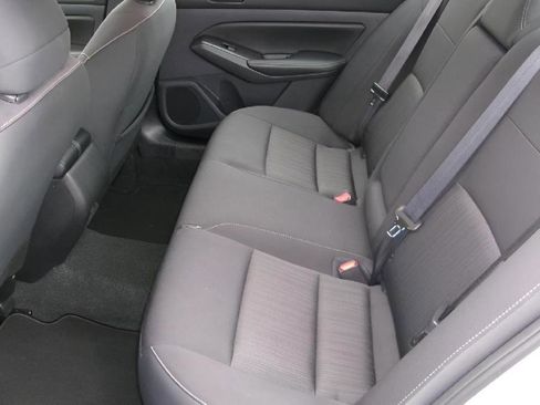 Used 2025 Nissan Altima 2.5 SV FWD image 10