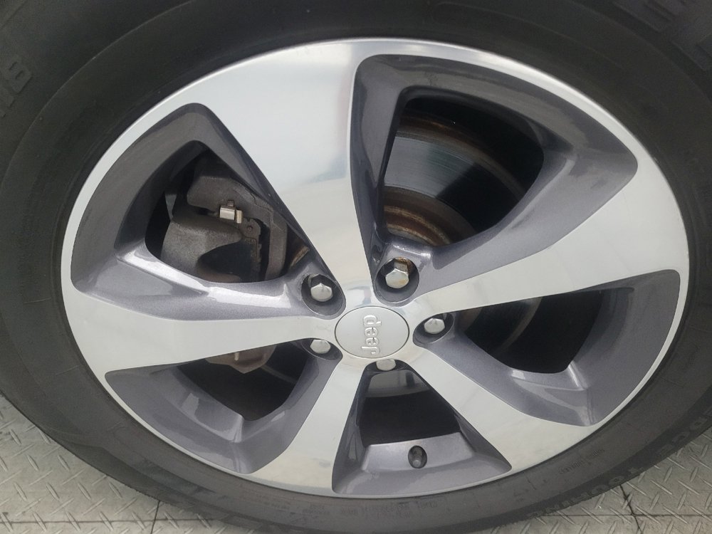 Used 2020 Jeep Cherokee Limited AWD/4WD image 31
