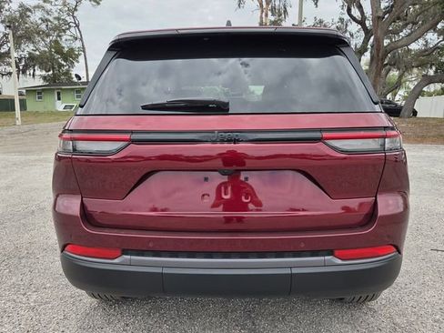 New 2026 Jeep Grand Cherokee Altitude image 6