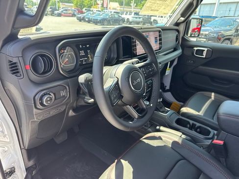 New 2026 Jeep Gladiator Rubicon w/ Steel Power Dome Hood Package AWD/4WD image 10