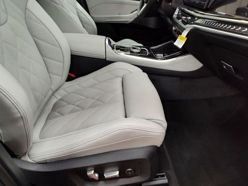 Used 2026 BMW X5 xDrive40i w/ Executive Package image 28