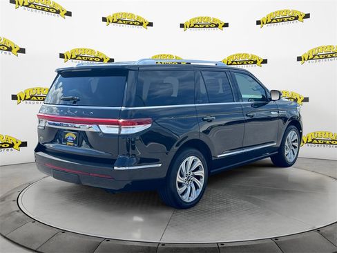 Used 2024 Lincoln Navigator Premiere image 5