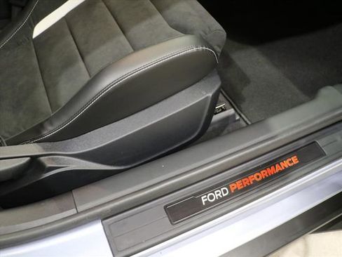 Used 2022 Ford Mustang Shelby GT500 w/ Carbon Fiber Track Pack image 10