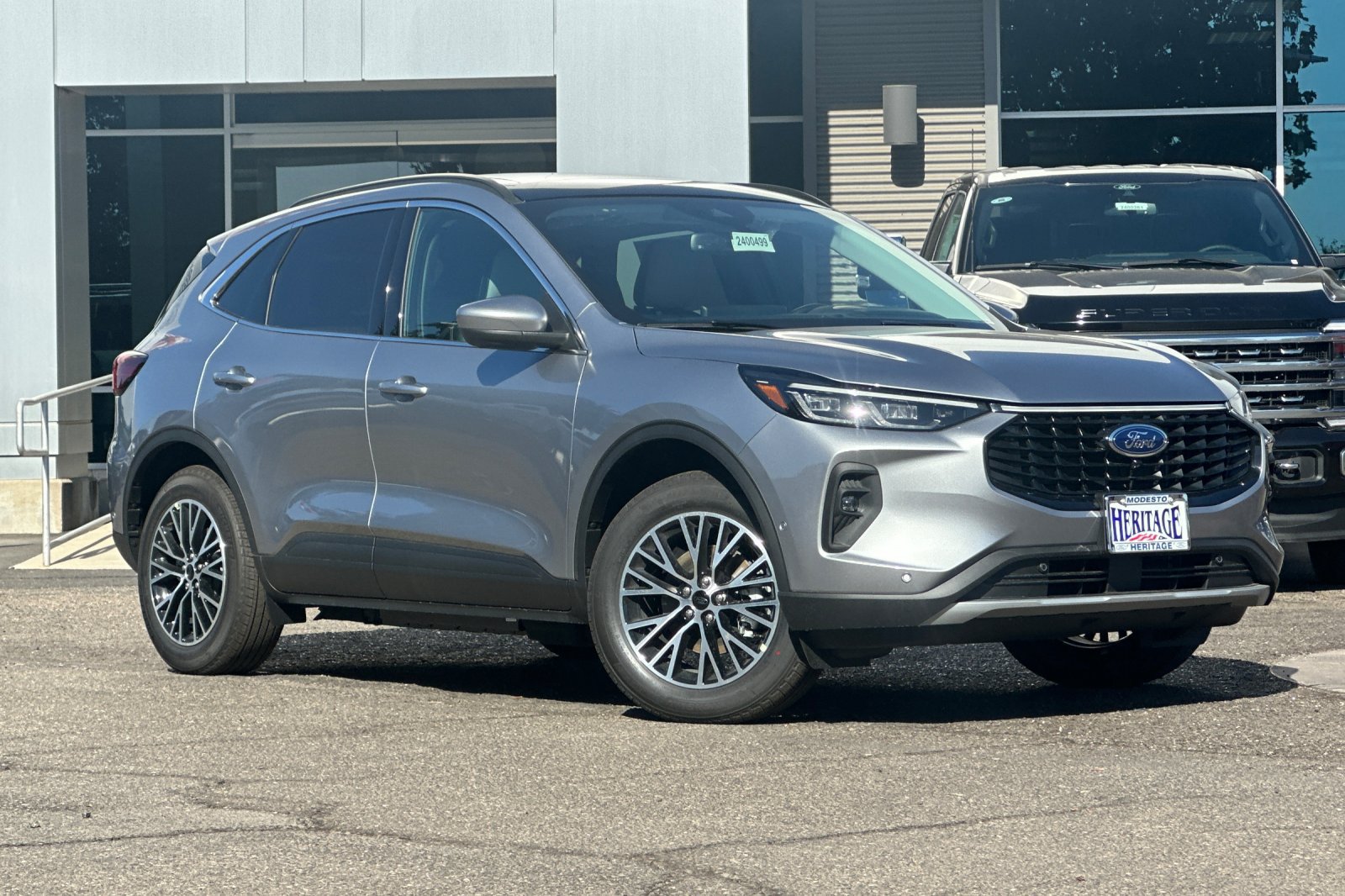 New 2024 Ford Escape SE w/ PHEV Premium Package FWD image 1