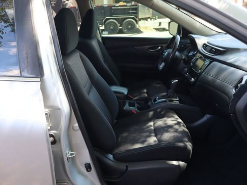 Used 2020 Nissan Rogue SV w/ Premium Package AWD/4WD image 22