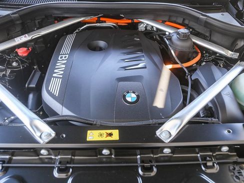 New 2026 BMW X5 xDrive50e w/ M Sport Package AWD/4WD image 22