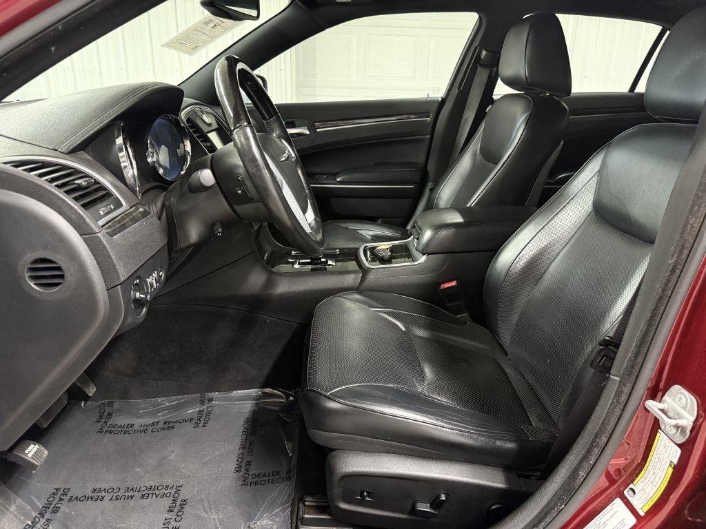 Used 2014 Chrysler 300 C AWD/4WD image 10