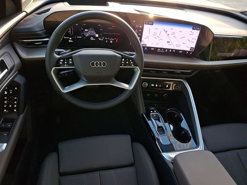 Used 2025 Audi Q5 Prestige AWD/4WD image 4