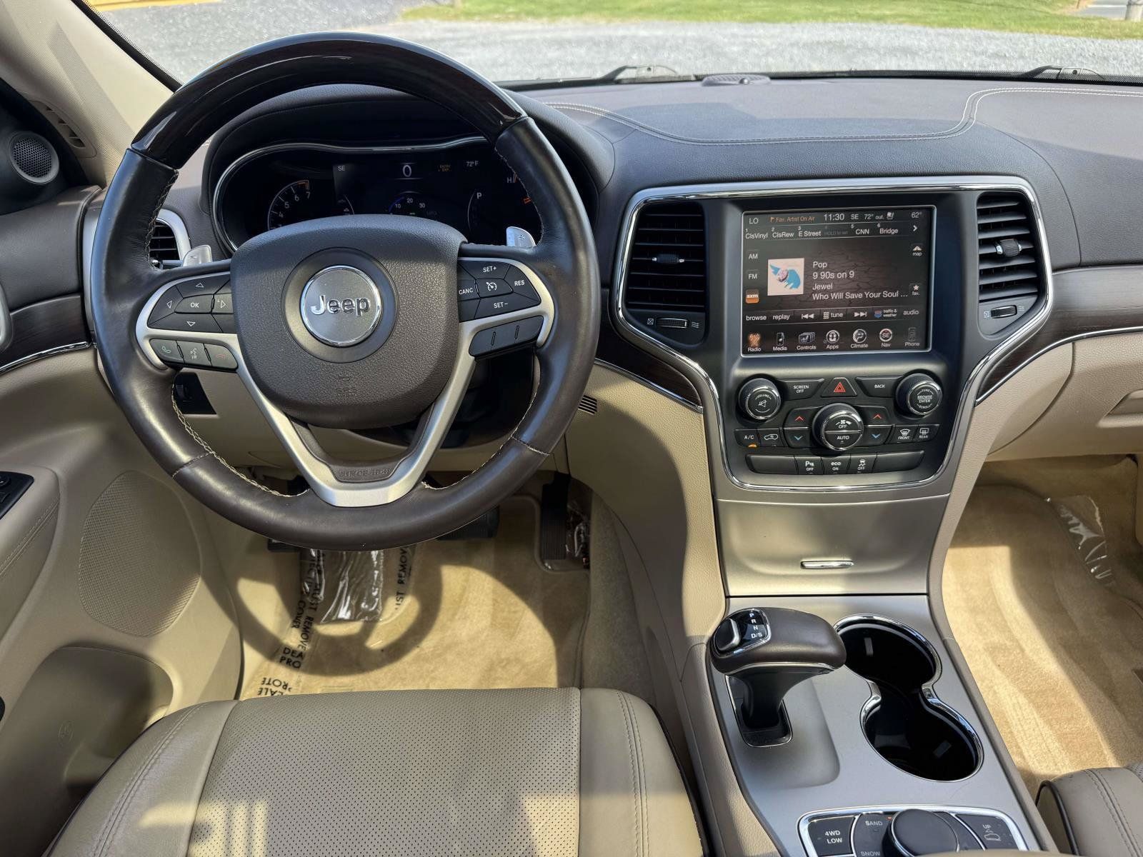 Used 2015 Jeep Grand Cherokee Overland AWD/4WD image 2