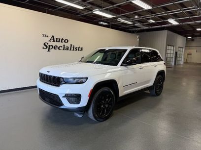 Used 2024 Jeep Grand Cherokee Altitude