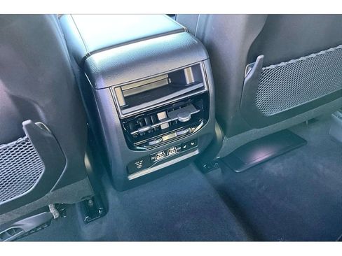 Certified 2025 Jeep Grand Cherokee Overland image 31