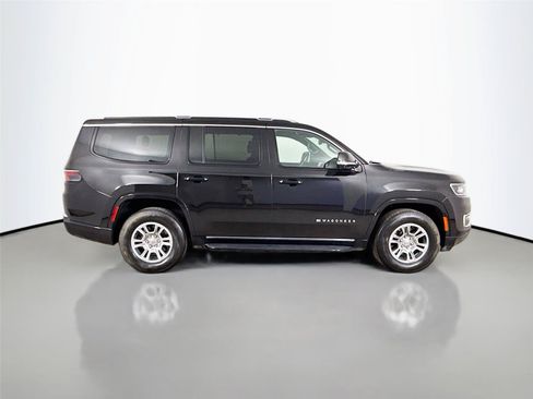 Used 2024 Jeep Wagoneer 4WD w/ Convenience Group I image 17