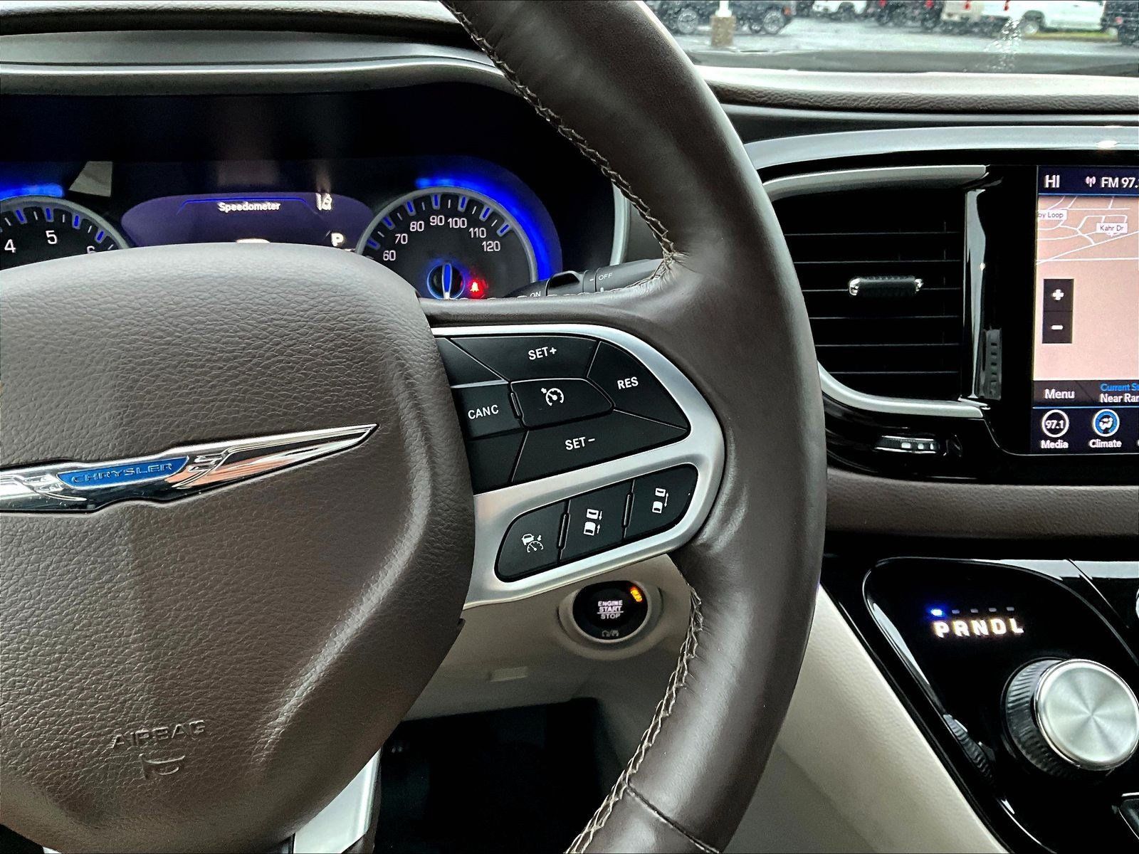 Used 2019 Chrysler Pacifica Touring Plus w/ Advanced Safetytec Group FWD image 11