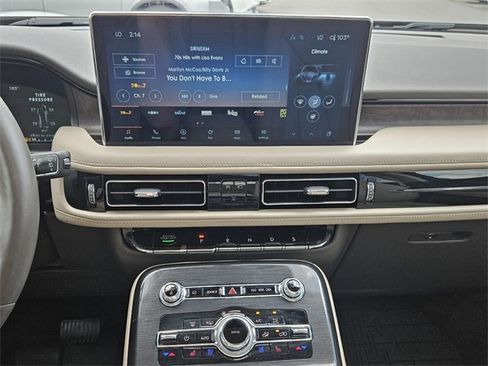 Used 2022 Lincoln Nautilus Reserve w/ Equipment Group 201A image 8