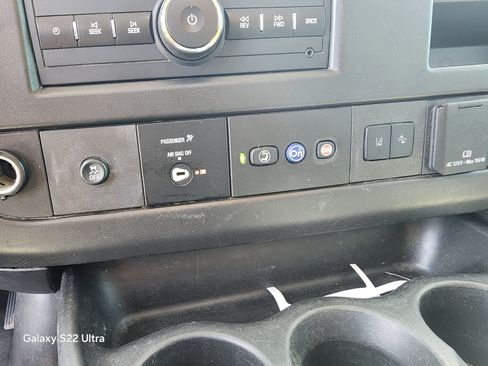 Used 2019 GMC Savana 3500 w/ Driver Convenience Package RWD image 17