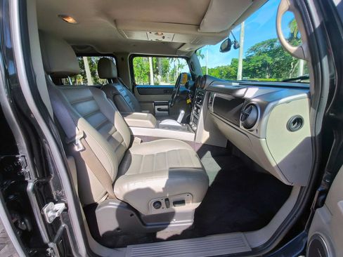 Used 2003 HUMMER H2 w/ Preferred Equipment Group AWD/4WD image 35
